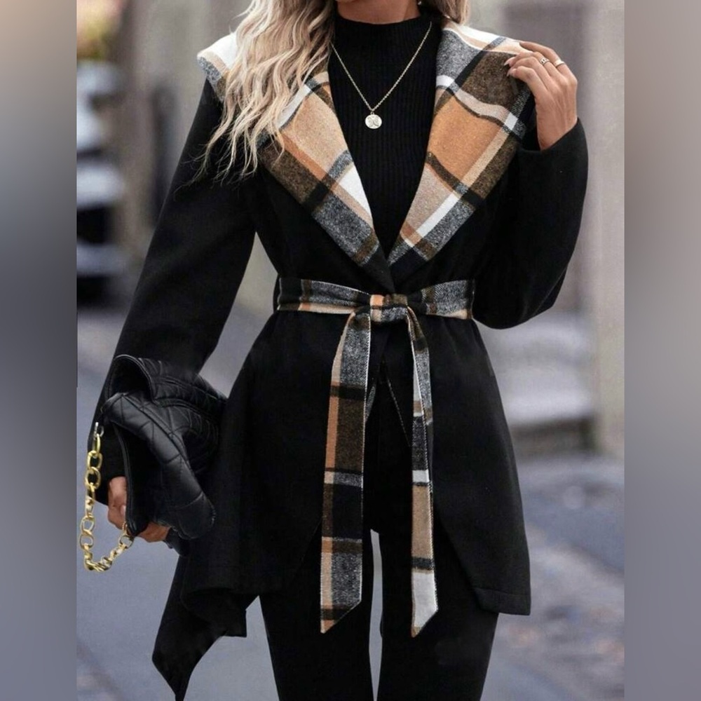 Clasi Plaid Panel
Asymmetrical Hem Belted
Overcoat